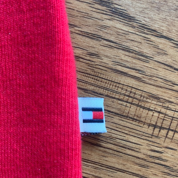Y2K TOMMY HILFIGER Top! - Picture 5 of 5
